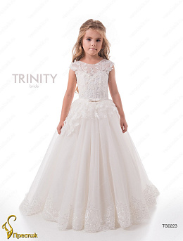 TG0223_30 Свадебное длинное платье со шлейфом